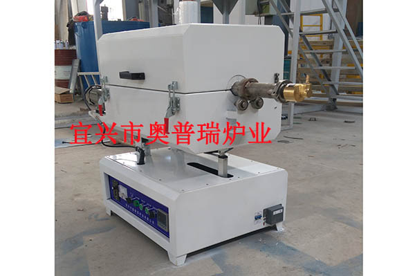 旋轉(zhuǎn)式管式爐1.jpg 旋轉(zhuǎn)式管式爐1.jpg